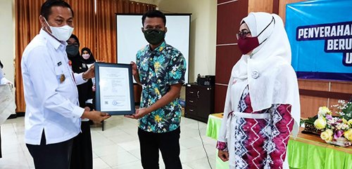 28 Pelaku UMKM Banjarbaru Dapat Sertifikat Hak Merek 1 Hal 10 3 Klm BJB 1
