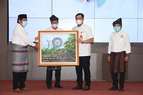 Wali Kota Aditya Lantik Pengurus Dewan Kesenian Daerah 1 Hal 10 3 Klm BJB2