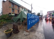 Terbantu Dengan Pagar Seng Proyek Jembatan