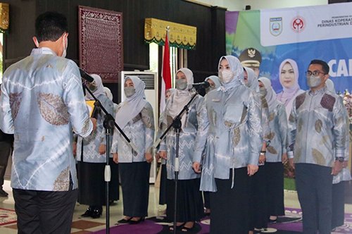 Hal 16 4 KLm Martapura Kukuhkan Dekranasda