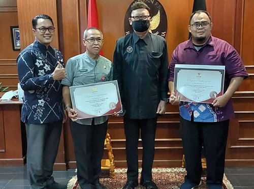 Disdukcapil Banjar Raih Prestasi Pelayanan Publik 1 Hal 16 4 KLm Martapura Pelayanan publik