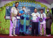Rela Menguras Tabungan Demi Sepasang Baju Sasirangan