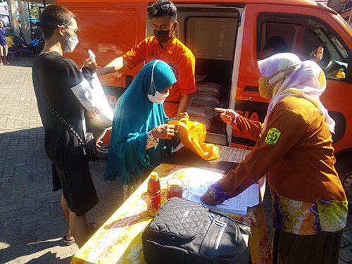 Takut Bantuan Pemerintah Hilang Ada Ancaman Nekat Vaksin 1 Hal 9 3 Klm Vaksin