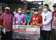 Wali Kota Serahkan Bantuan untuk Korban Kebakaran di Gang Sakabadana