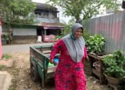 Hidup Kekurangan Tak Halangi Ibu Fahria Berbagi Kepada Sesama