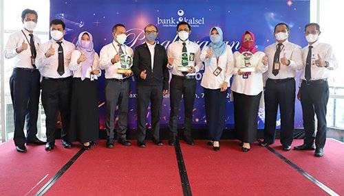 Bank Kalsel Apresiasi Kantor Cabang dan Pegawai Pelayanan Nasabah 4 IMG 7545