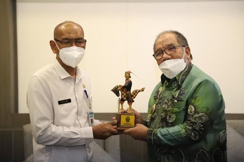 Lensa HSU Gambar 2 3