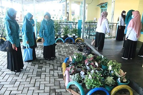 hal 12 HSS 1 3 klm 7