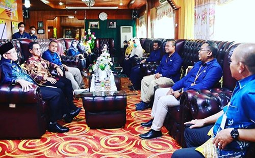 KPP Pratama Batulicin Sambangi Pemkab Kotabaru 1 hal 16 K Baru 3 klm 4