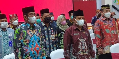 15 Kalteng 1 Kepala Diskominfosantik Prov Kalteng Agus Siswadi yang dilantik gubernur