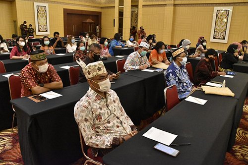 Pertemuan Lintas Sektor Percepatan Penurunan Stunting dan Perkawinan Usia Anak 1 15 Kalteng 3 Peserta pertemuan listas sektor dalam rangka percepatan penurunan stunting dan perkawinan usia anak
