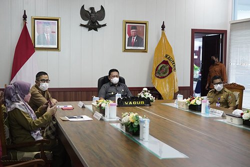 15 Kalteng HL Wakil Gubernur Kalteng H Edy Pratowo mengikuti rakor terbatas