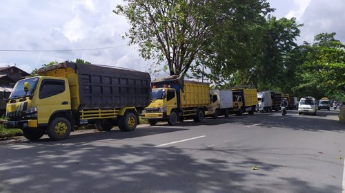 Hal 10 3 Klm Truk Batu