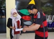 Bank Kalsel Amuntai Bantu Seragam PWI HSU