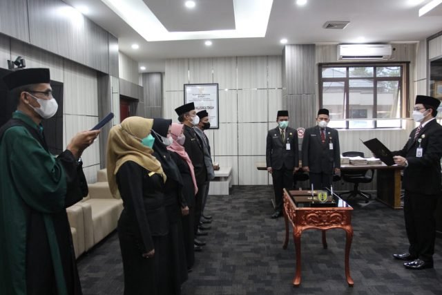 Pejabat Administrator dan Pejabat Pengawas Pemkab HST Dilantik 1 IMG 20220408 WA0036 scaled