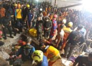 Masih Dicari 3 Korban Alfamart Ambruk, Petugas Berjibaku dengan Masa Kritis 10 Masih Dicari 3 Korban Alfamart Ambruk, Petugas Berjibaku dengan Masa Kritis