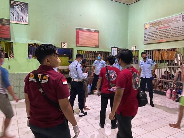 Rutan Kelas IIB Gelar Razia Kamar Hunian Warga Binaan Pemasyarakatan 3 IMG 20220421 WA0026 scaled