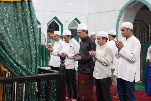 Ziarah ke Makam Datuk Kelampayan, Hasnur : Kami Meneruskan Amanah Orangtua 1 IMG 20220429 WA0059 scaled