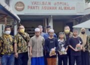 Kunjungi Panti Asuhan, AMPG Kalsel Bagikan Ratusan Bingkisan 15 Kunjungi Panti Asuhan, AMPG Kalsel Bagikan Ratusan Bingkisan