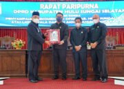 DPRD HSS Sampaikan Rekomendasi LKPJ 2021 32 DPRD HSS Sampaikan Rekomendasi LKPJ 2021