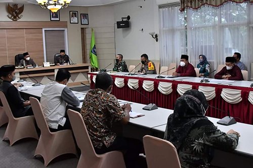 hal 12 HSS 1 3 klm 17