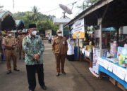 Bupati Tinjau Pasar Pangan Murah di Padang Batung