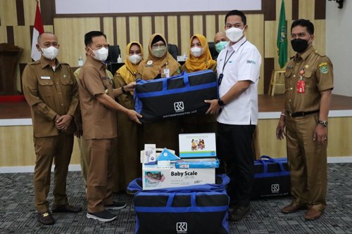 Pemkab Tapin Terima Bantuan Peralatan Kesehatan Cegah Stunting 1 hal 12 Tapin 35 klm 20