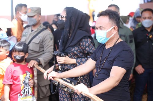 15 Kalteng 1 Gubernur Kalteng Sugianto Sabran dan TP PKK Ivo Sugianto Sabran 1