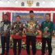 15 Kalteng 2 Bupati Bartim Ampera AY Mebas foto bersama