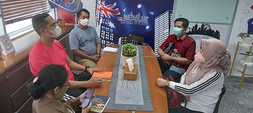 15 Kalteng HL Kepala Dinas Kebudayaan dan pariwisata Prov Kalteng Hj ADiah Chanfra