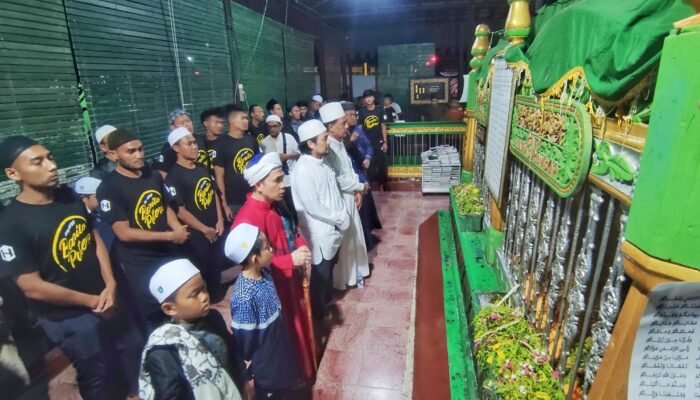 Pemain Barito Putera Diajak Ziarah ke Makam Pahlawan dan Makam Waliyullah di Kalsel