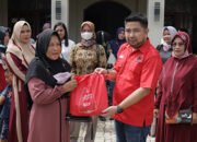 Bang Dhin Bagikan Beras dan Migor Gratis 27 Bang Dhin Bagikan Beras dan Migor Gratis
