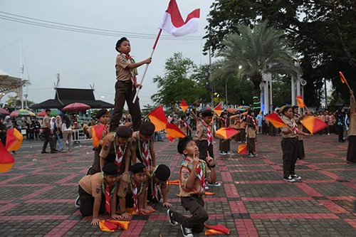Hal 10 3 KLm Gelar Senja 1