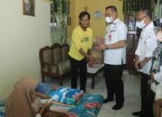 Walikota Banjarbaru Bantu Sembako Warga Disabilitas dan Lansia