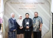 Momen Lebaran, Wali Kota Ibnu Sina 'Baelang' ke Rumah Mendiang H Leman 29 Momen Lebaran, Wali Kota Ibnu Sina ‘Baelang’ ke Rumah Mendiang H Leman