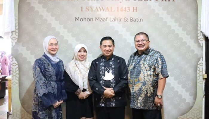 Momen Lebaran, Wali Kota Ibnu Sina ‘Baelang’ ke Rumah Mendiang H Leman