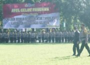 Bupati HSS Pimpin Apel Gelar Pasukan Pengamanan Pilkades Serentak 10 Bupati HSS Pimpin Apel Gelar Pasukan Pengamanan Pilkades Serentak