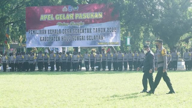 Bupati HSS Pimpin Apel Gelar Pasukan Pengamanan Pilkades Serentak 1 hal 12 HSS 1 3 klm 18 scaled
