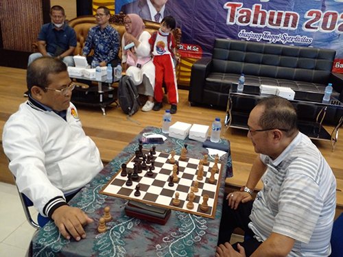 Prof Sutarto Hadi ‘dikeroyok’ Petinggi PDAM Bandarmasih 1 13 2klm sutarto jpg 1