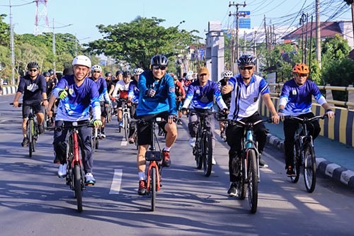 13 3klm Gowes Polresta jpg