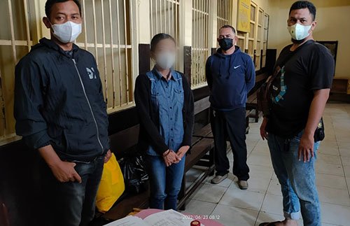 Perempuan Nekat Gelapkan Uang Perusahaan 1 5 gelapkan 4klm
