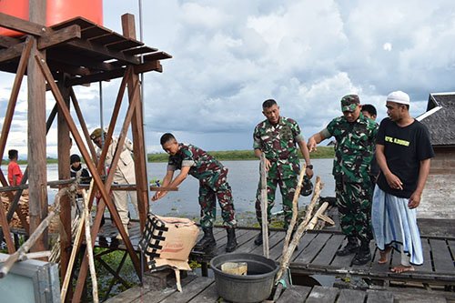 Wasev Sterdam VI/Mlw Cek Pembuatan Sumur Bor Dusun Awang Landas 1 6 TNI 3klm