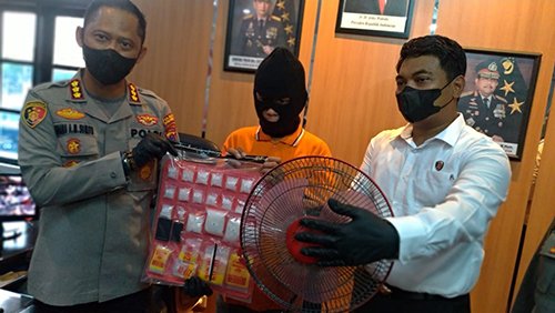 Erwin Selipkan Sabu Dalam Kipas Angin 1 6 kipas 4klm