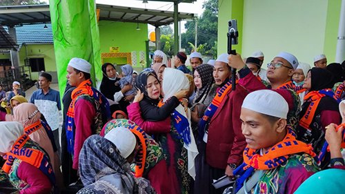 68 Jamaah Haji Banjarbaru Berangkat Ketanah Suci 1 Hal 10 3 KLm Bjb 1 6