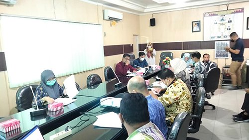 Hal 10 3 Klm Pansus DPRD kota saat menggelar rapat