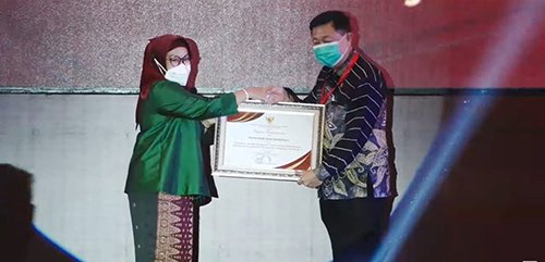 Aplikasi L4por Banjarbaru Raih Penghargaan Di Achievement Kompetisi P4 3 Hal 9 3 Klm Gabung Lapor 1 dan 2
