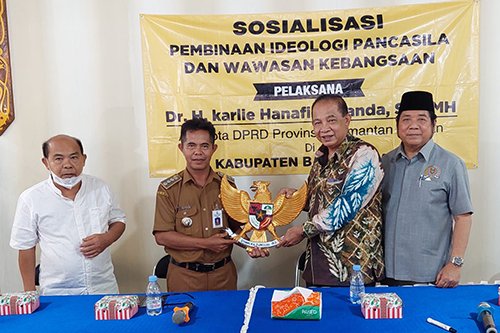 Karli Sosialisasikan Peran Pancasila dalam Menjaga Keberagaman Bangsa 1 Hal 9 3 Klm Karli Lili 2
