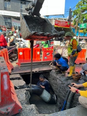 Tingkatkan Pelayanan ke Barat dan Utara, PDAM Bandarmasih Pasang Pipa Air Baku 1 IMG 20220608 WA0063 scaled