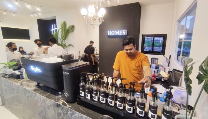 Pengusaha Muda di Balik Suksesnya Homes Cafe