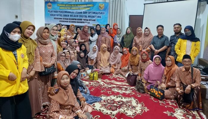 KKB dan PDWA ULM Bekali Ibu-Ibu Kiat Kembangkan Usaha dengan Digital Marketing
